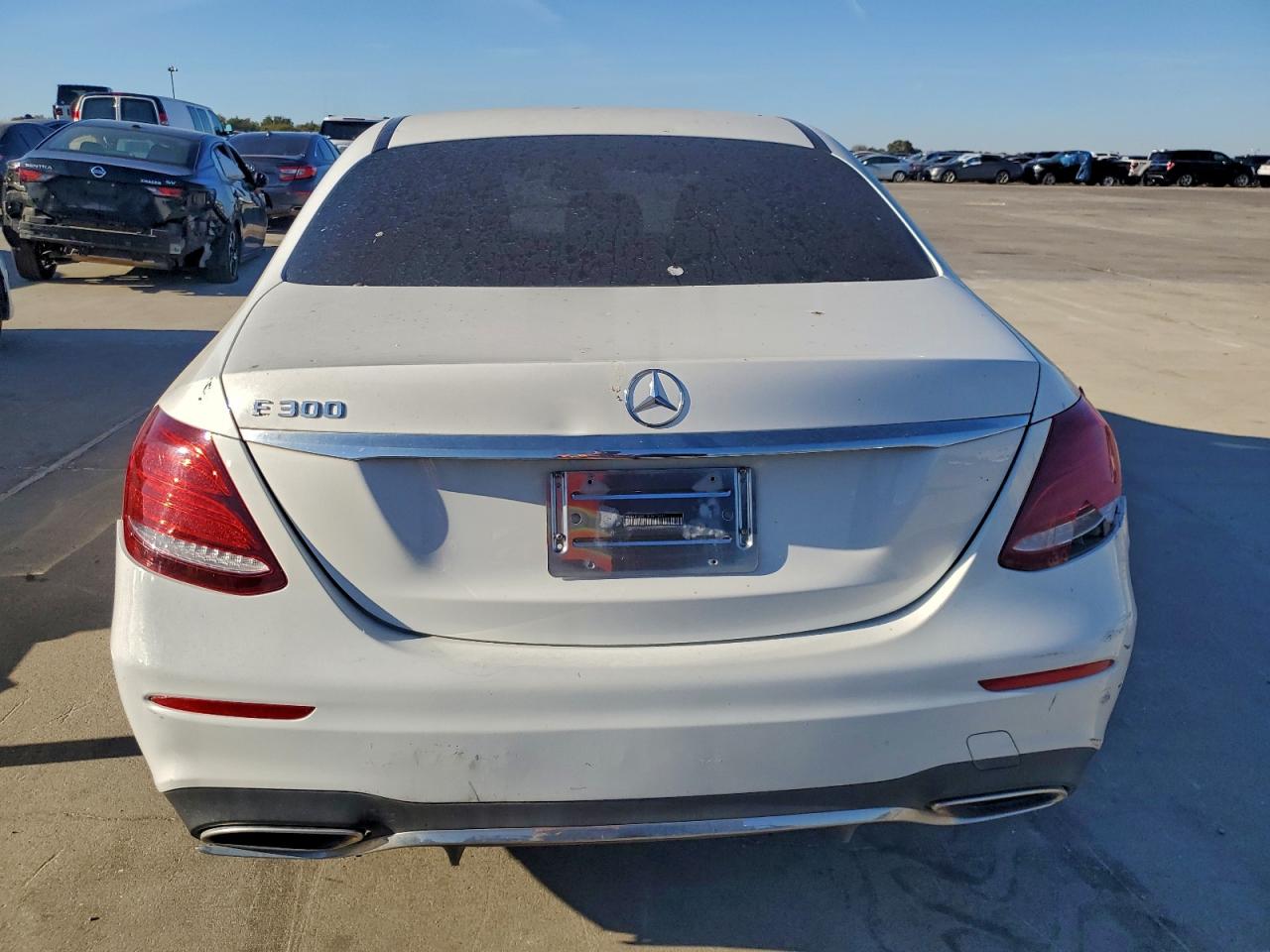 2017 MERCEDES-BENZ E 300 photo 11