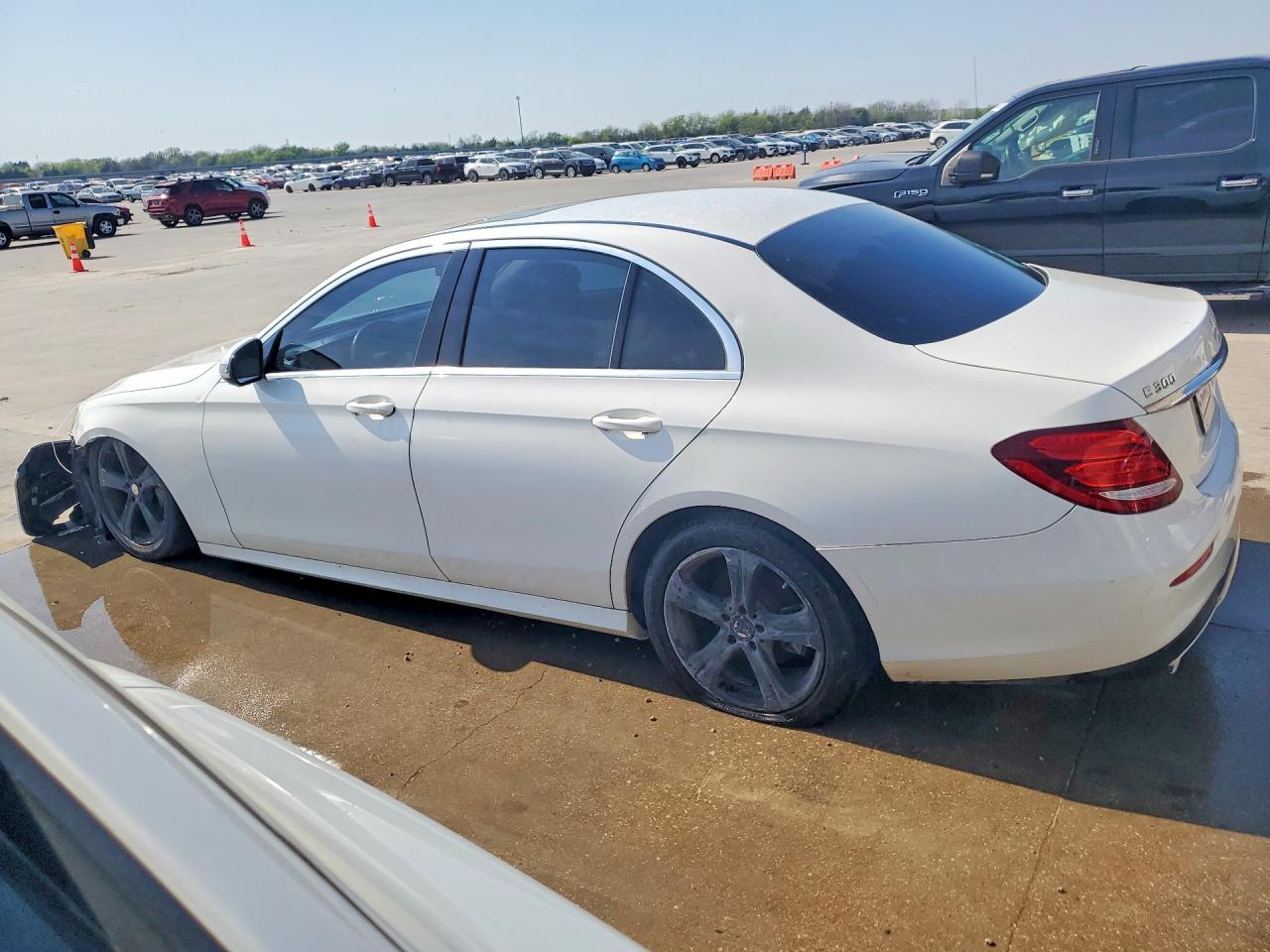 2017 MERCEDES-BENZ E 300 photo 4