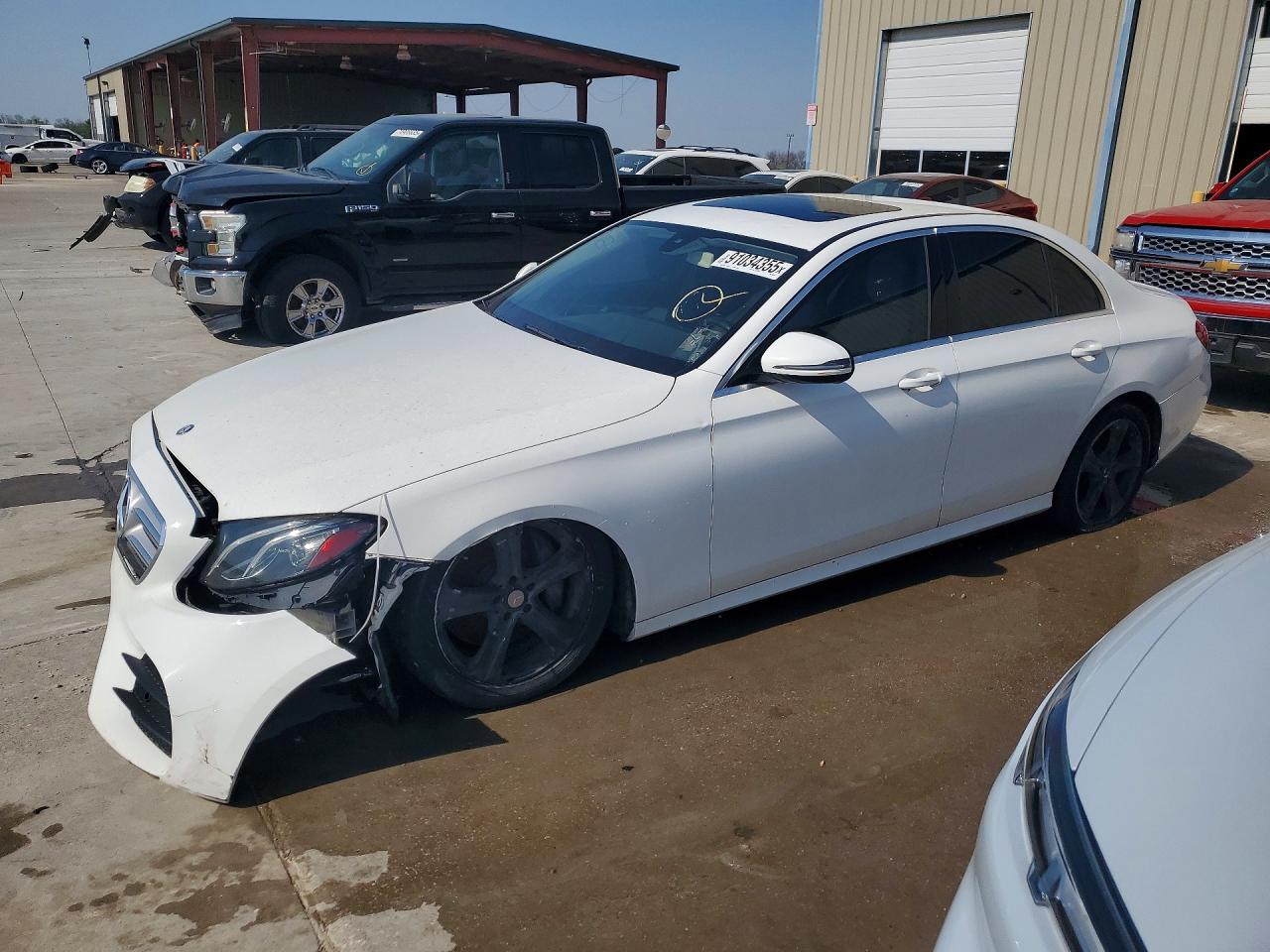 2017 MERCEDES-BENZ E 300 photo 2