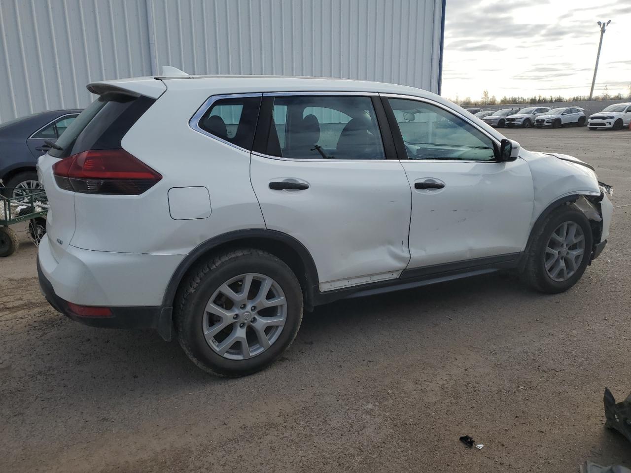 2018 NISSAN ROGUE S photo 3