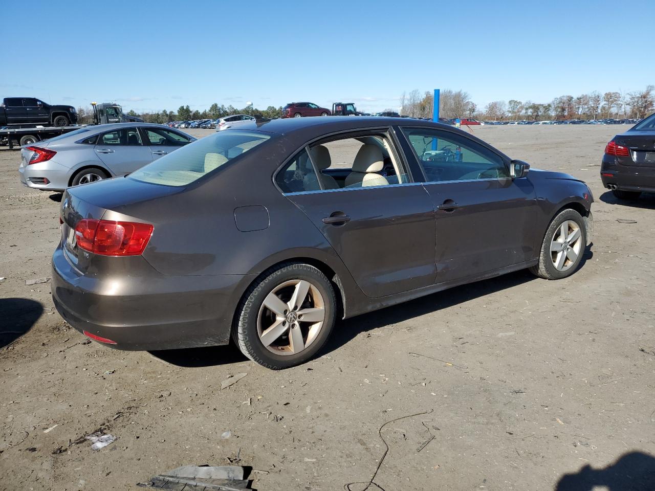 2014 VOLKSWAGEN JETTA photo 5