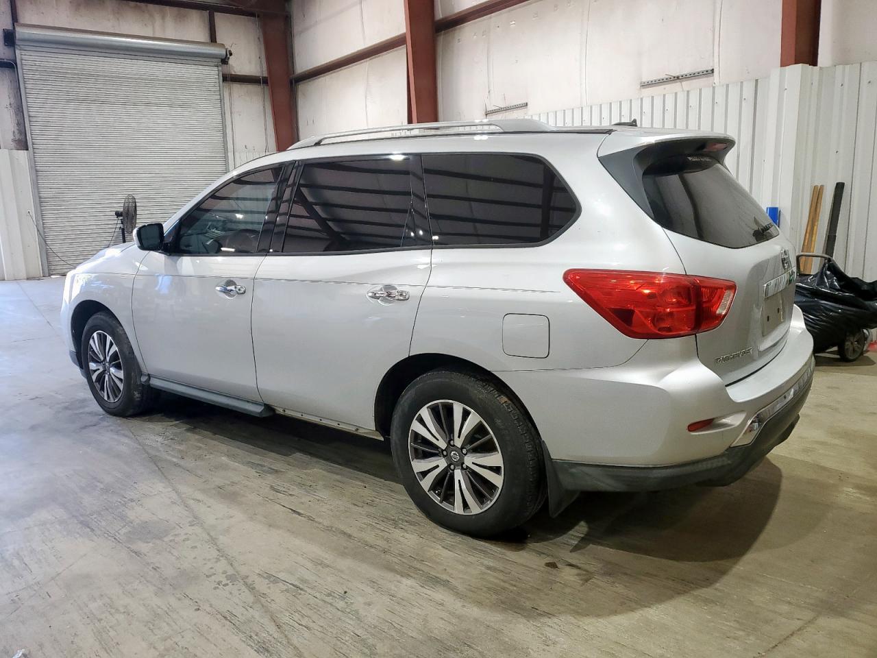 2017 NISSAN PATHFINDER S photo 3