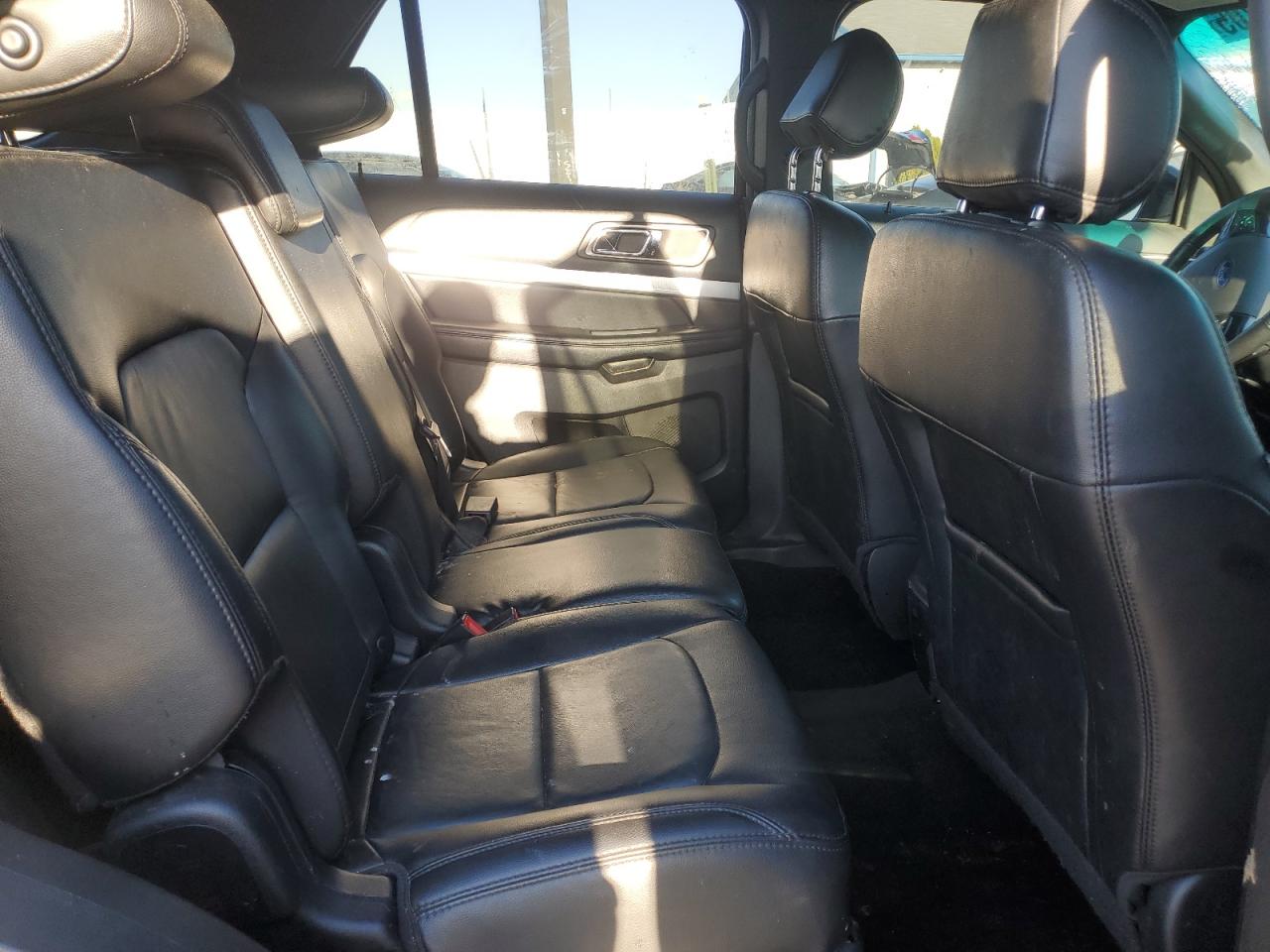 2017 FORD EXPLORER XLT photo 31
