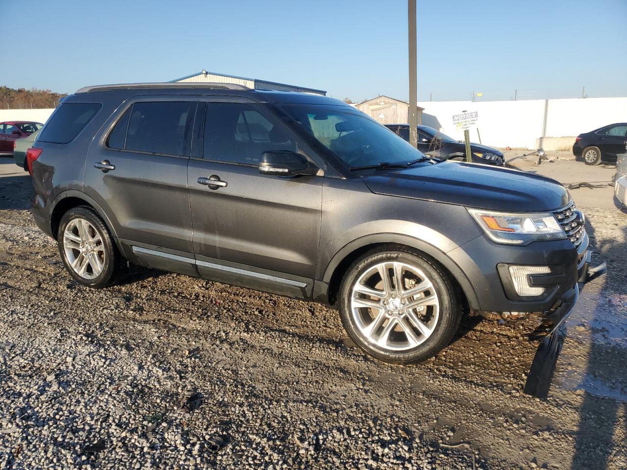 2017 FORD EXPLORER XLT photo 10