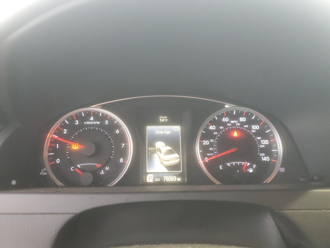 2016 TOYOTA CAMRY XSE photo 9