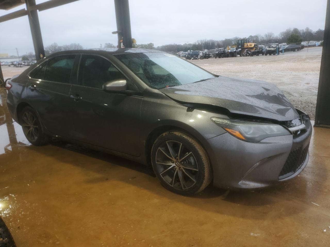 2016 TOYOTA CAMRY XSE photo 4