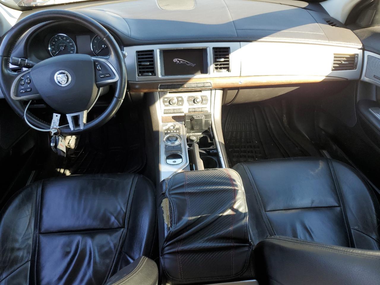 2013 JAGUAR XF photo 15