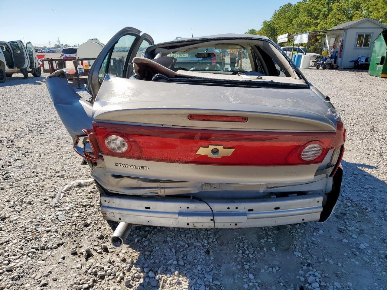 2004 CHEVROLET CAVALIER photo 16