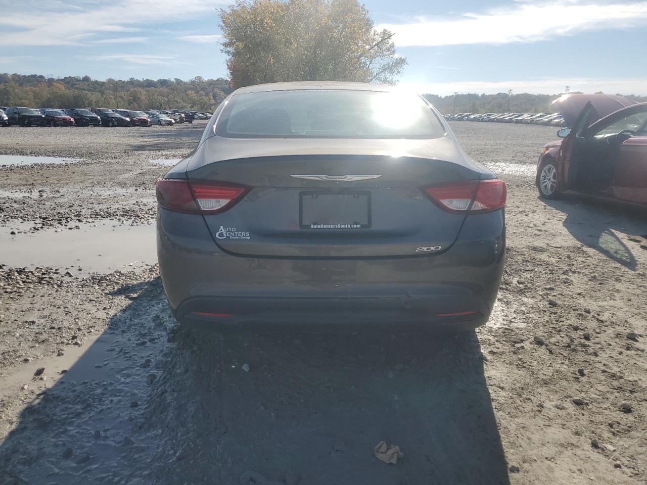 2016 CHRYSLER 200 LX photo 11