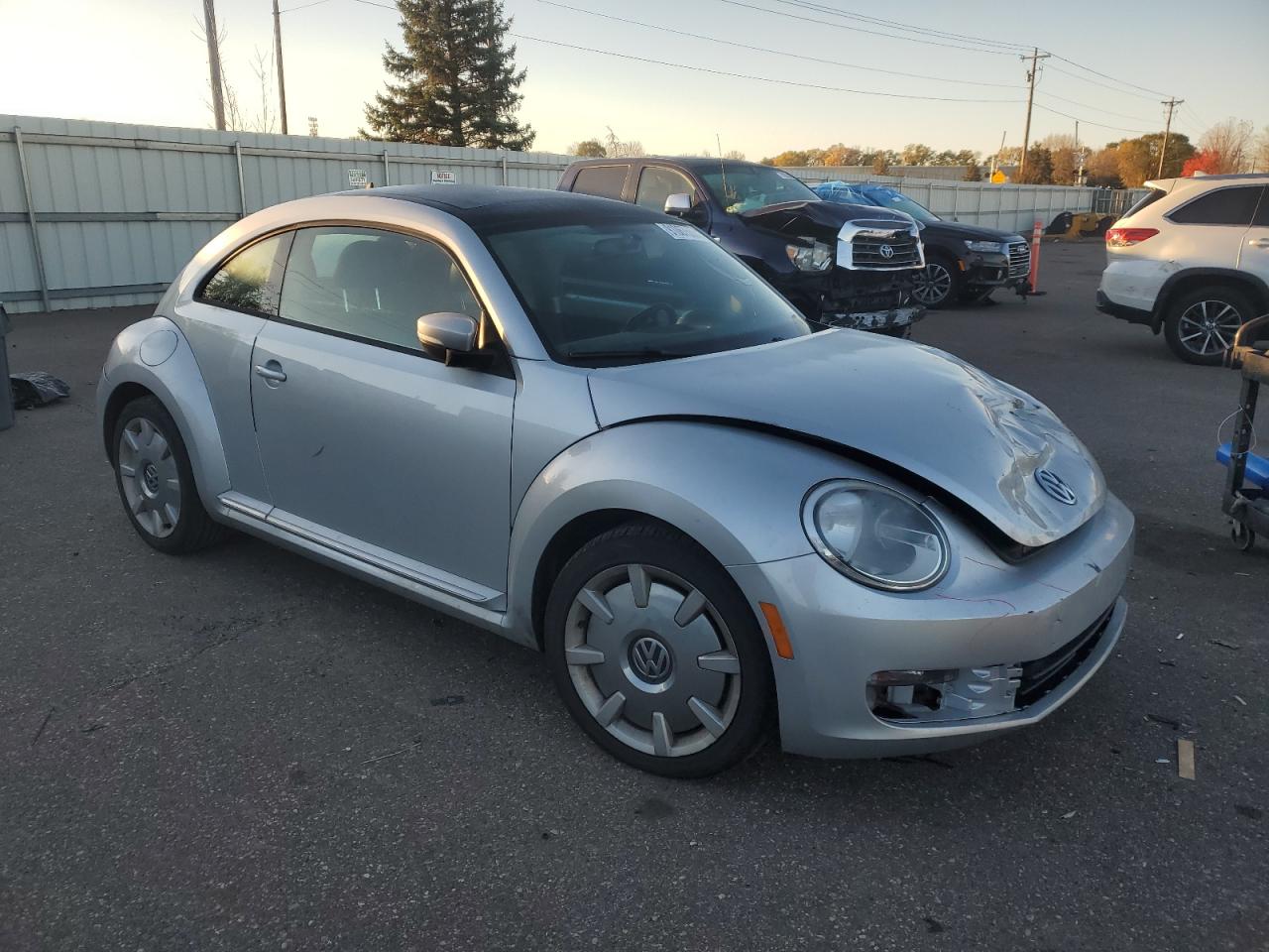 2013 VOLKSWAGEN BEETLE photo 10