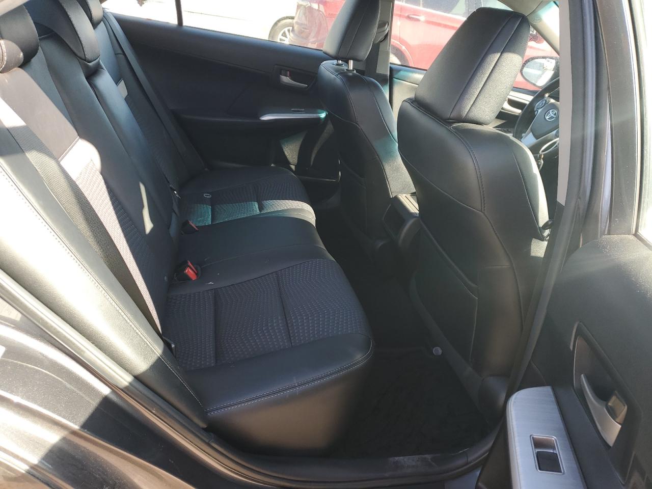 2014 TOYOTA CAMRY L photo 28