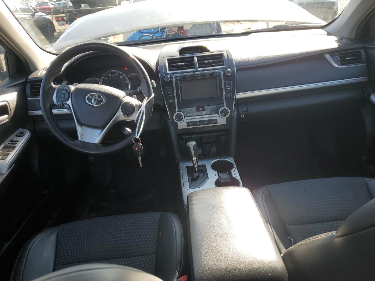 2014 TOYOTA CAMRY L photo 22