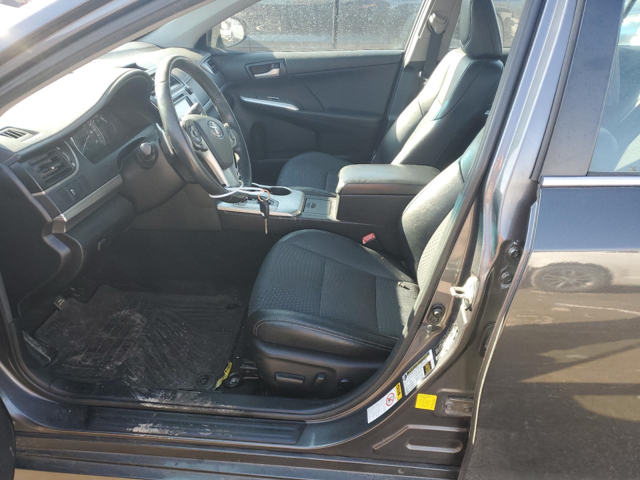 2014 TOYOTA CAMRY L photo 19