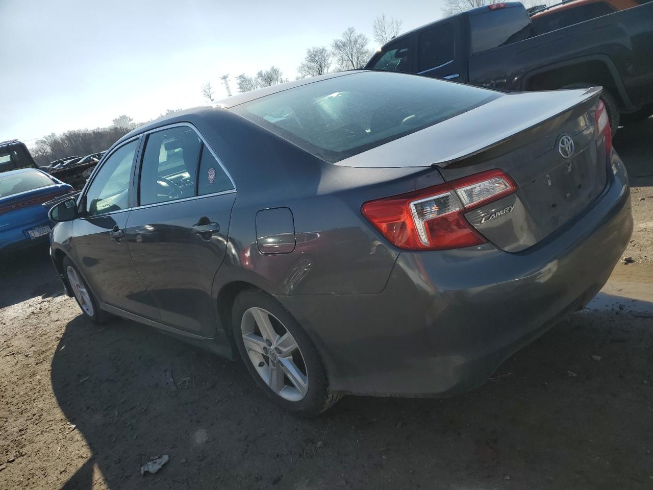 2014 TOYOTA CAMRY L photo 4