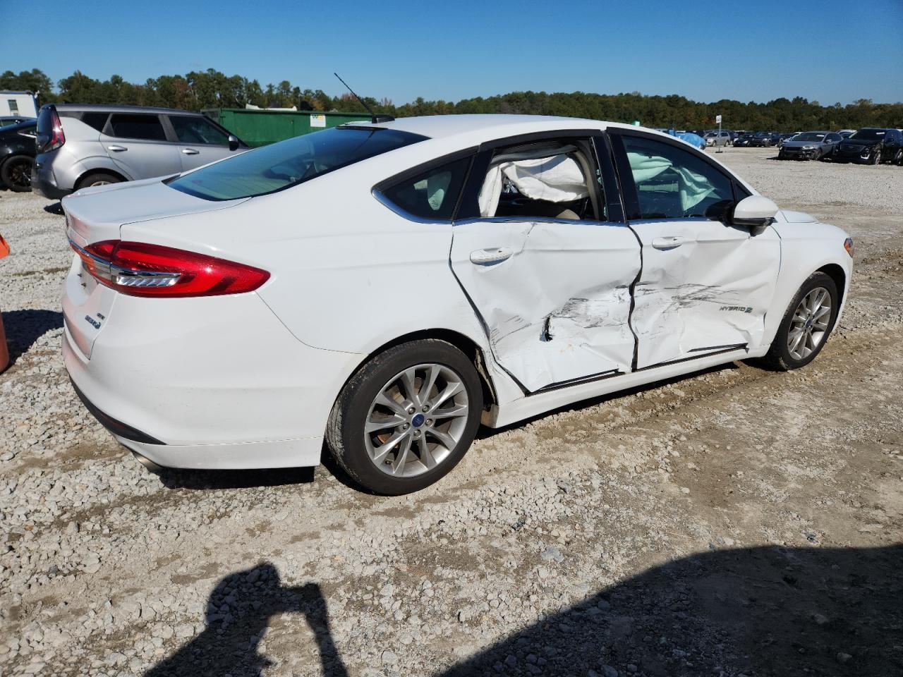 2017 FORD FUSION SE HYBRID photo 3
