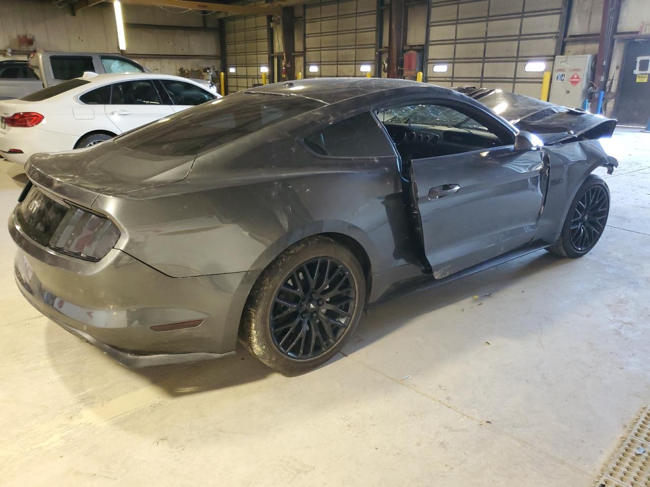 2017 FORD MUSTANG GT photo 3