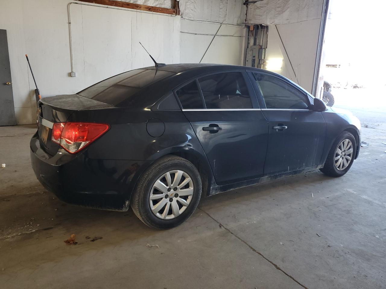 2011 CHEVROLET CRUZE LS photo 3