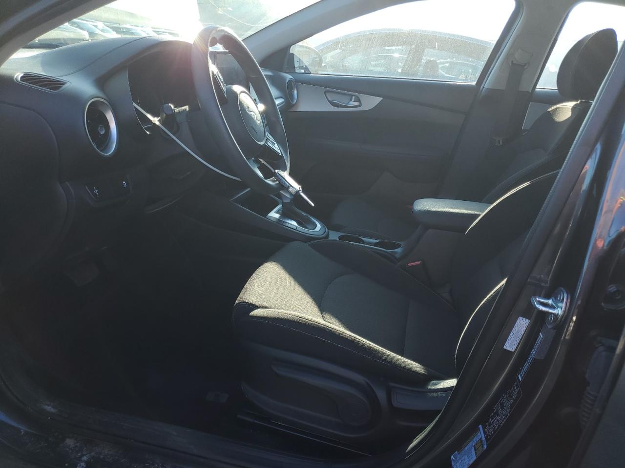 2024 KIA FORTE LX photo 7