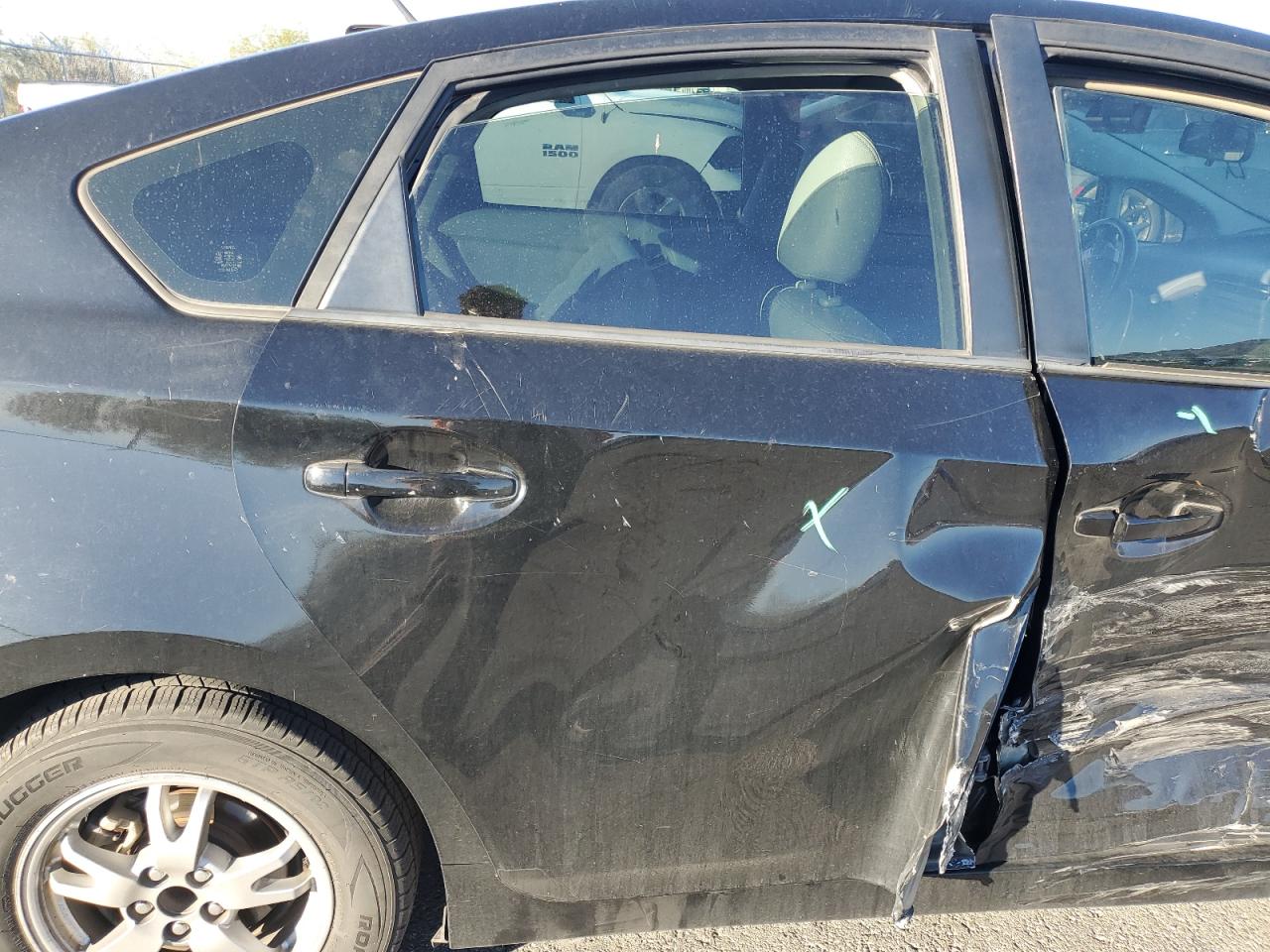 2011 TOYOTA PRIUS photo 19
