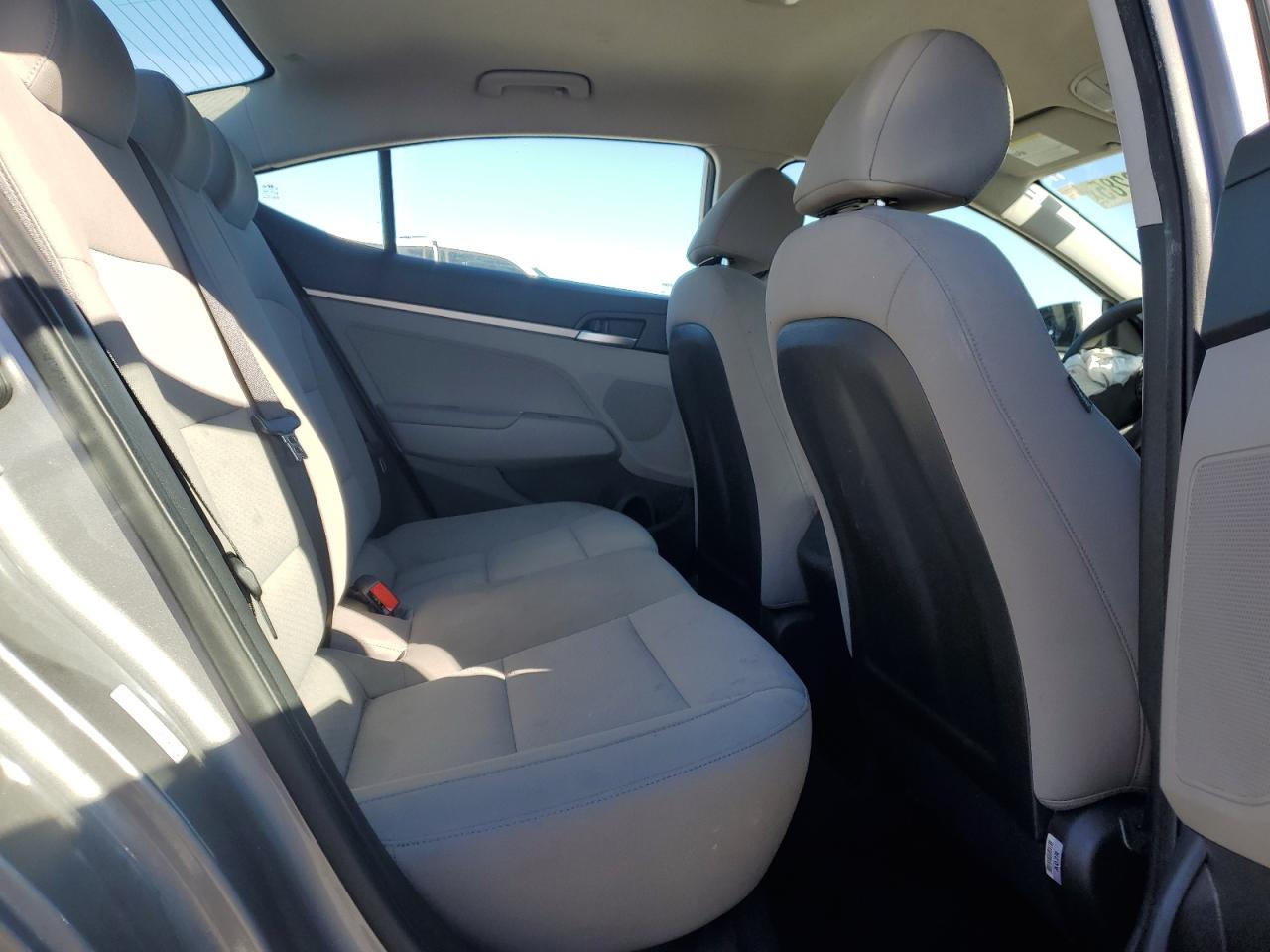 2020 HYUNDAI ELANTRA SE photo 28