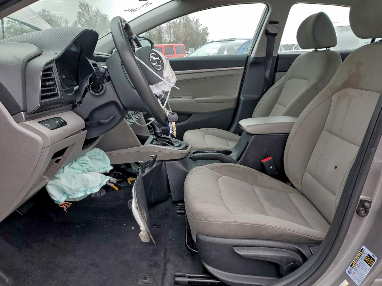 2020 HYUNDAI ELANTRA SE photo 19