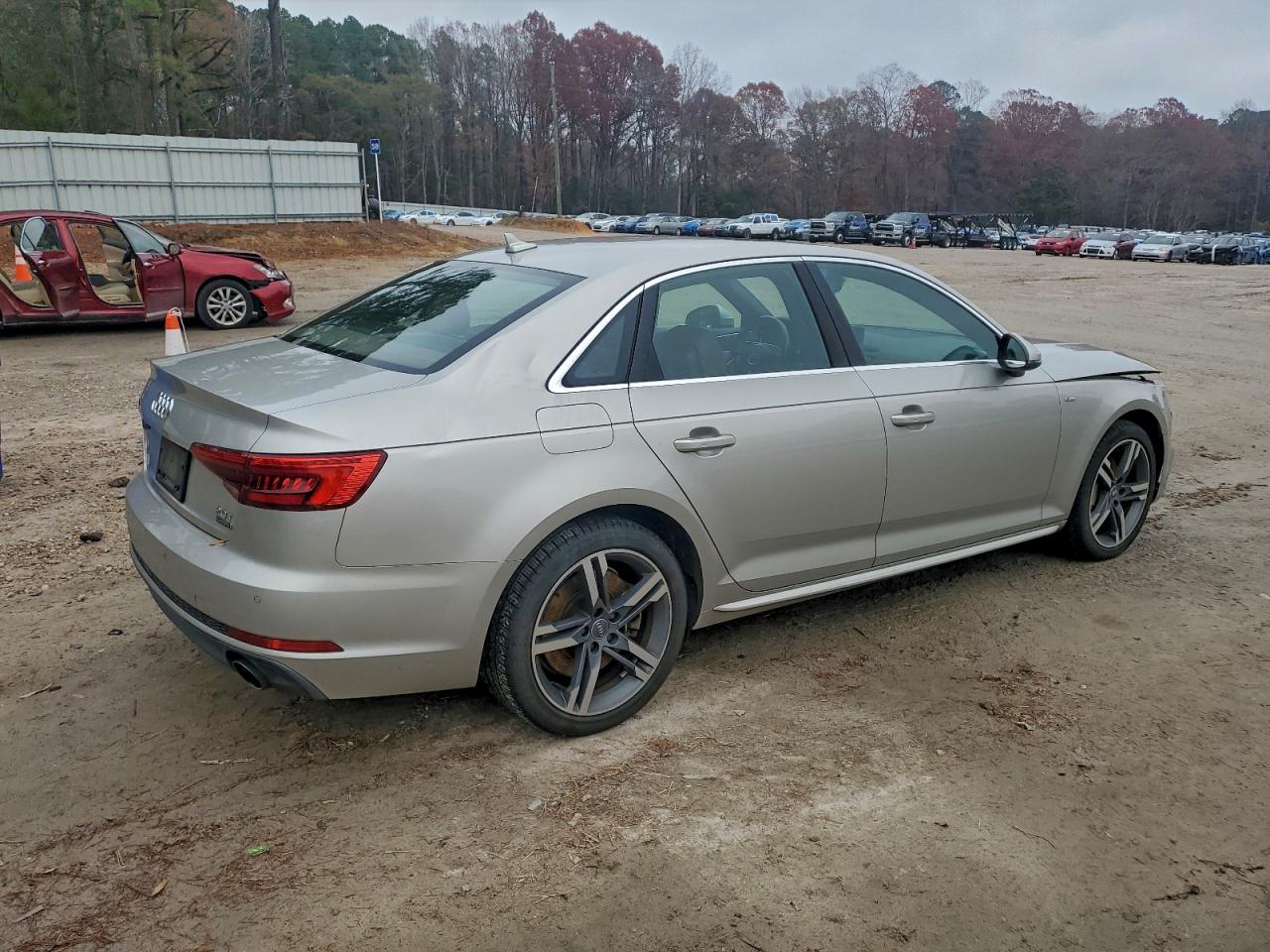 2017 AUDI A4 photo 5