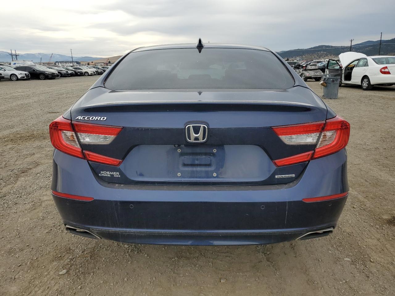2018 HONDA ACCORD TOURING photo 11