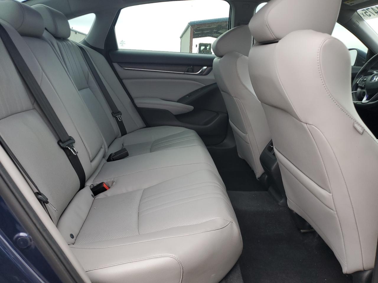 2018 HONDA ACCORD TOURING photo 19
