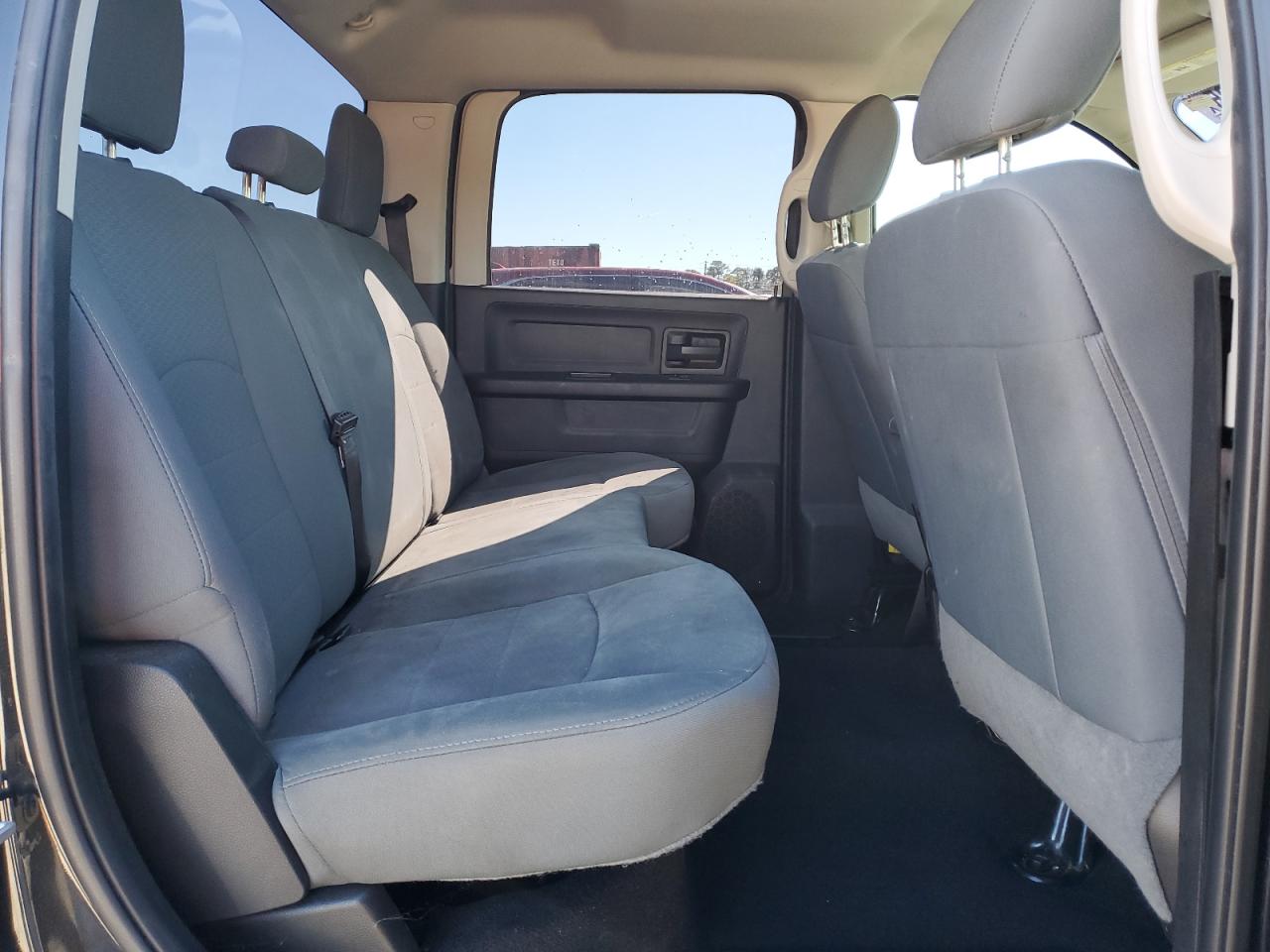 2018 RAM 2500 ST photo 28