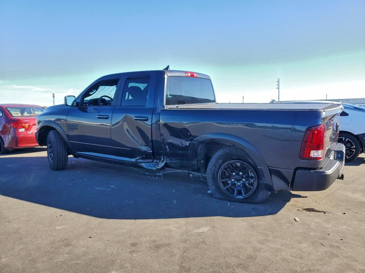 2021 RAM 1500 CLASSIC SLT photo 3