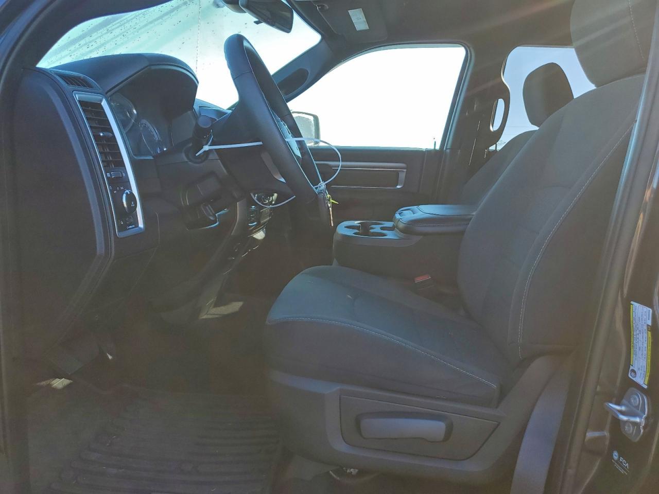 2021 RAM 1500 CLASSIC SLT photo 13