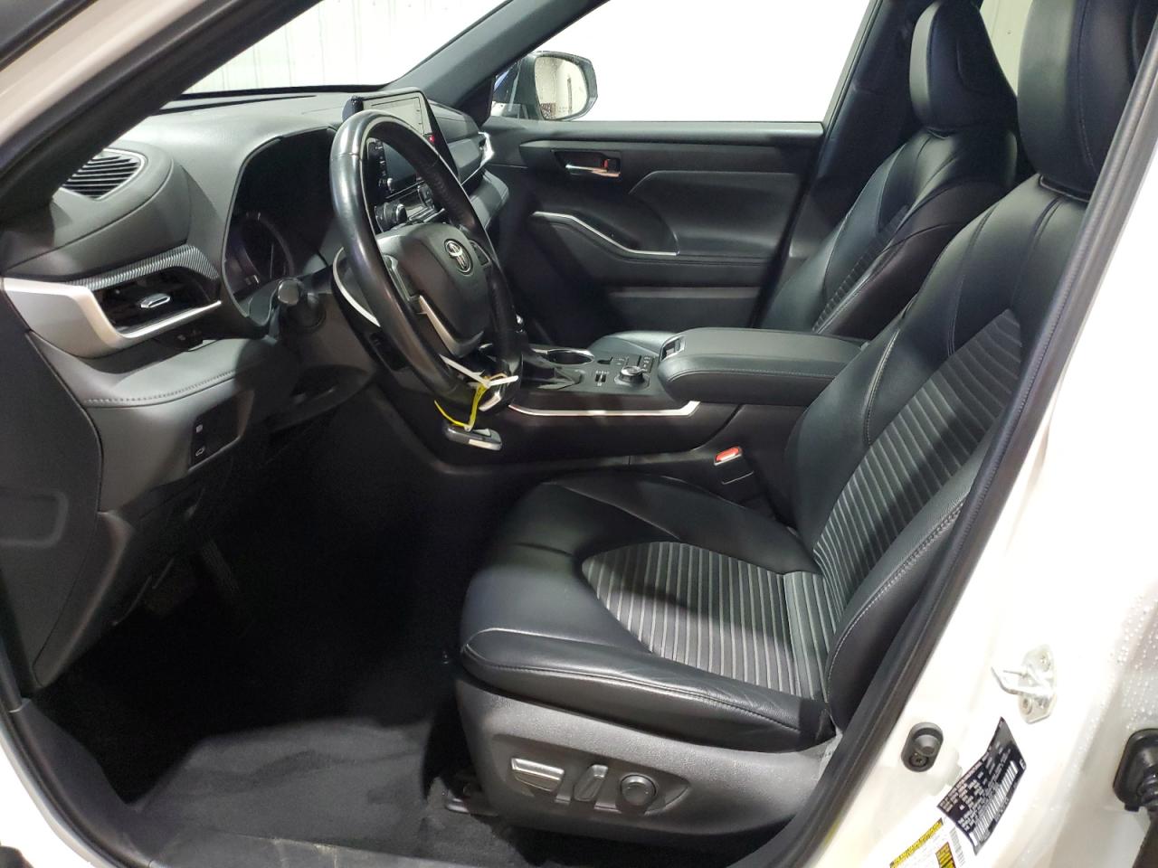 2022 TOYOTA HIGHLANDER XSE photo 7