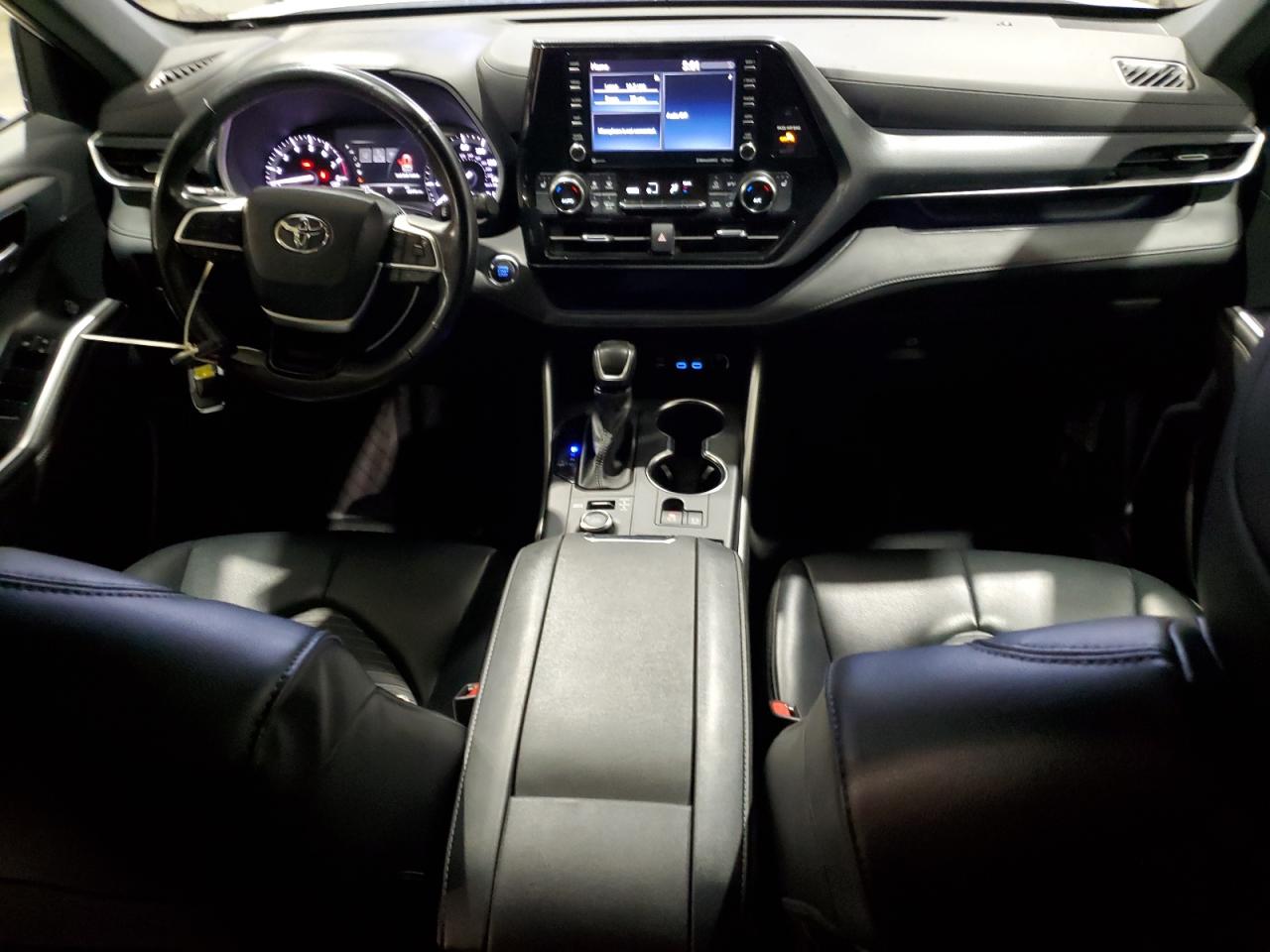 2022 TOYOTA HIGHLANDER XSE photo 8