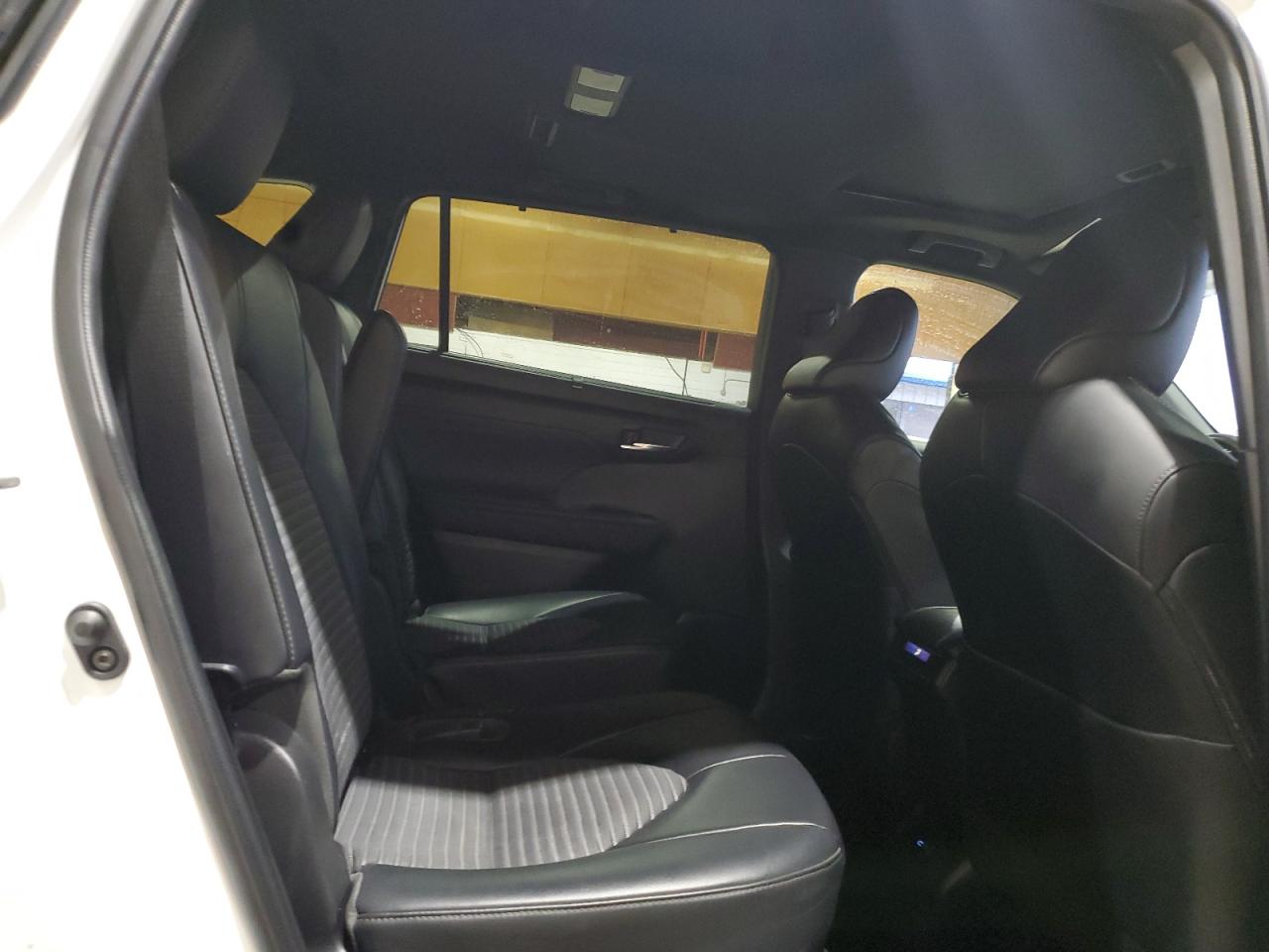 2022 TOYOTA HIGHLANDER XSE photo 11