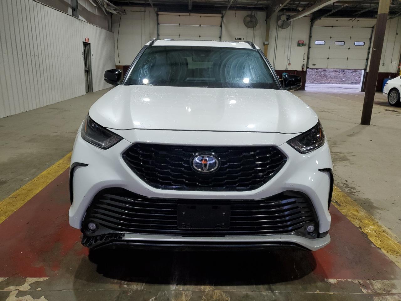 2022 TOYOTA HIGHLANDER XSE photo 5