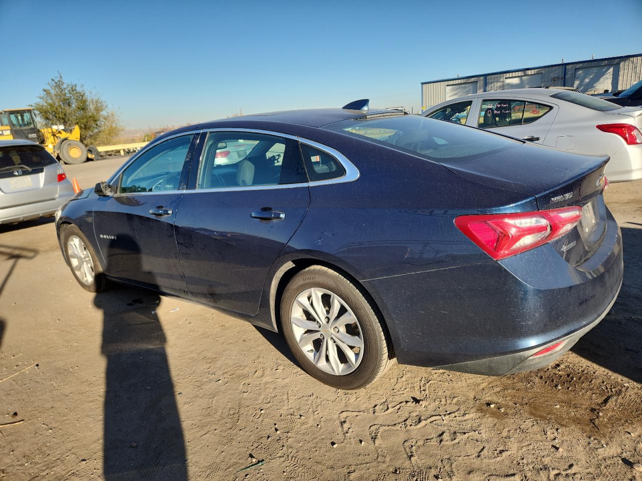 2022 CHEVROLET MALIBU LT photo 2