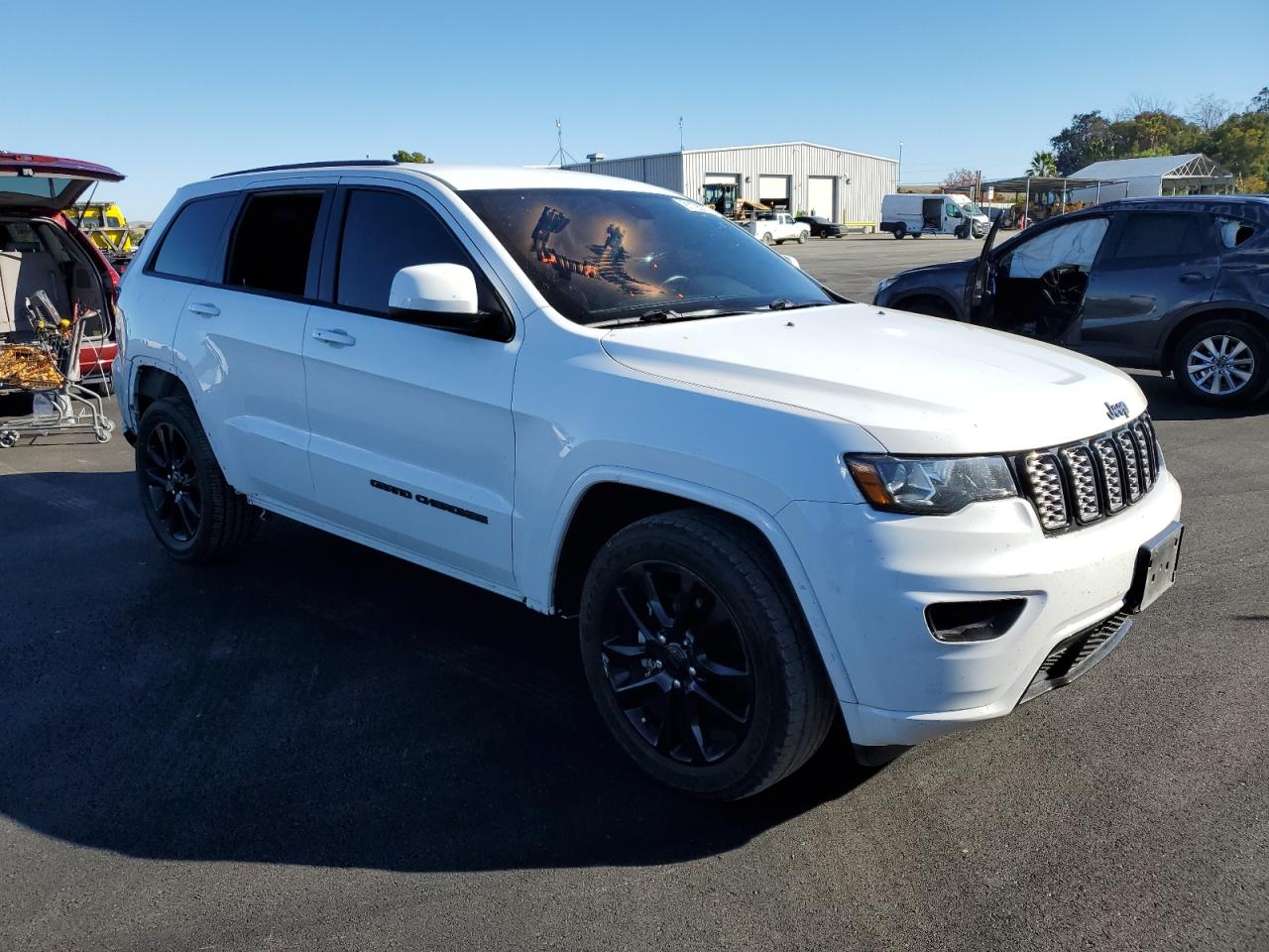 2020 JEEP GRAND CHEROKEE LAREDO photo 4
