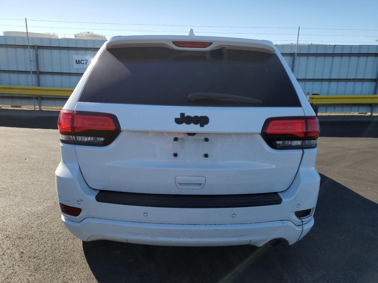 2020 JEEP GRAND CHEROKEE LAREDO photo 6