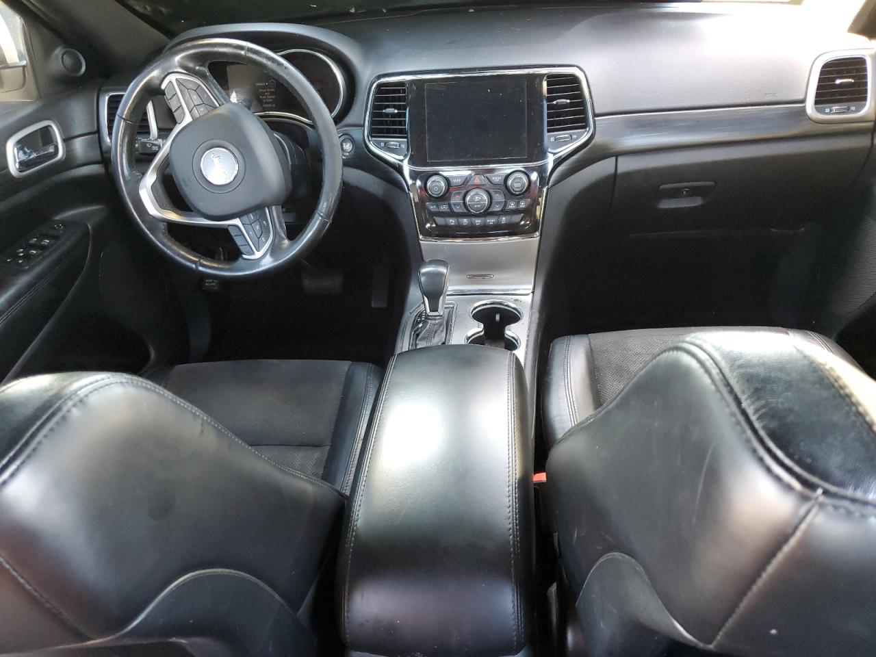 2020 JEEP GRAND CHEROKEE LAREDO photo 8