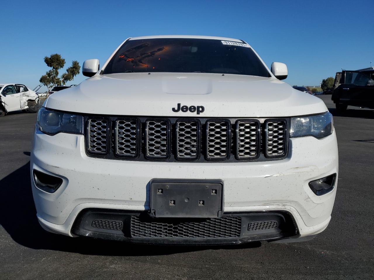 2020 JEEP GRAND CHEROKEE LAREDO photo 5