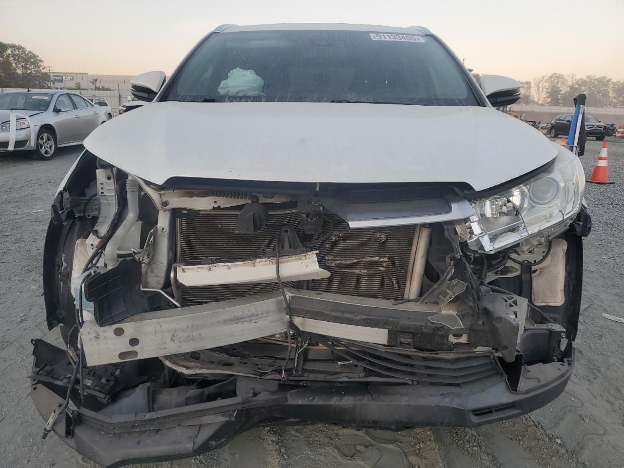 2019 TOYOTA HIGHLANDER SE photo 5