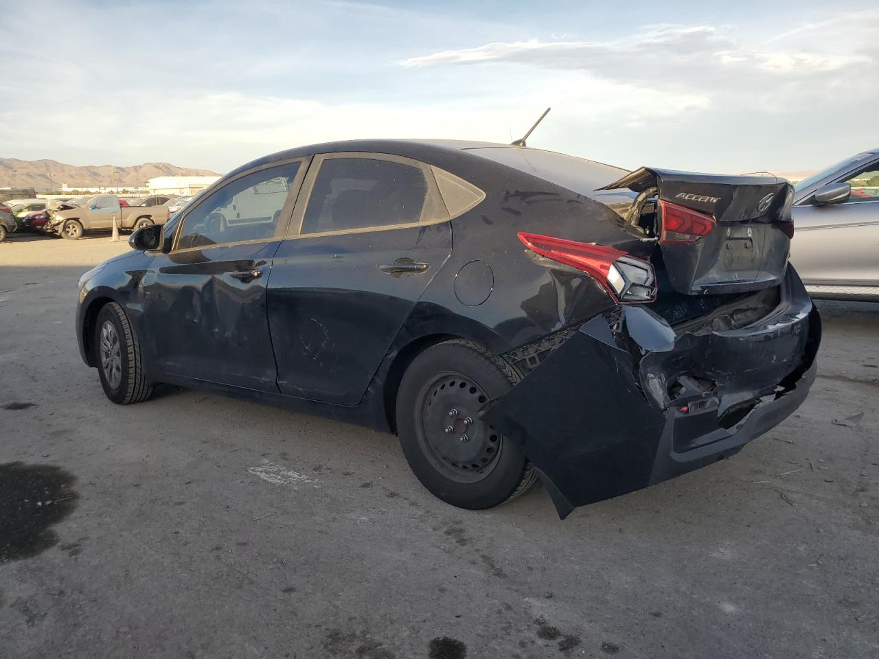 2019 HYUNDAI ACCENT SE photo 3