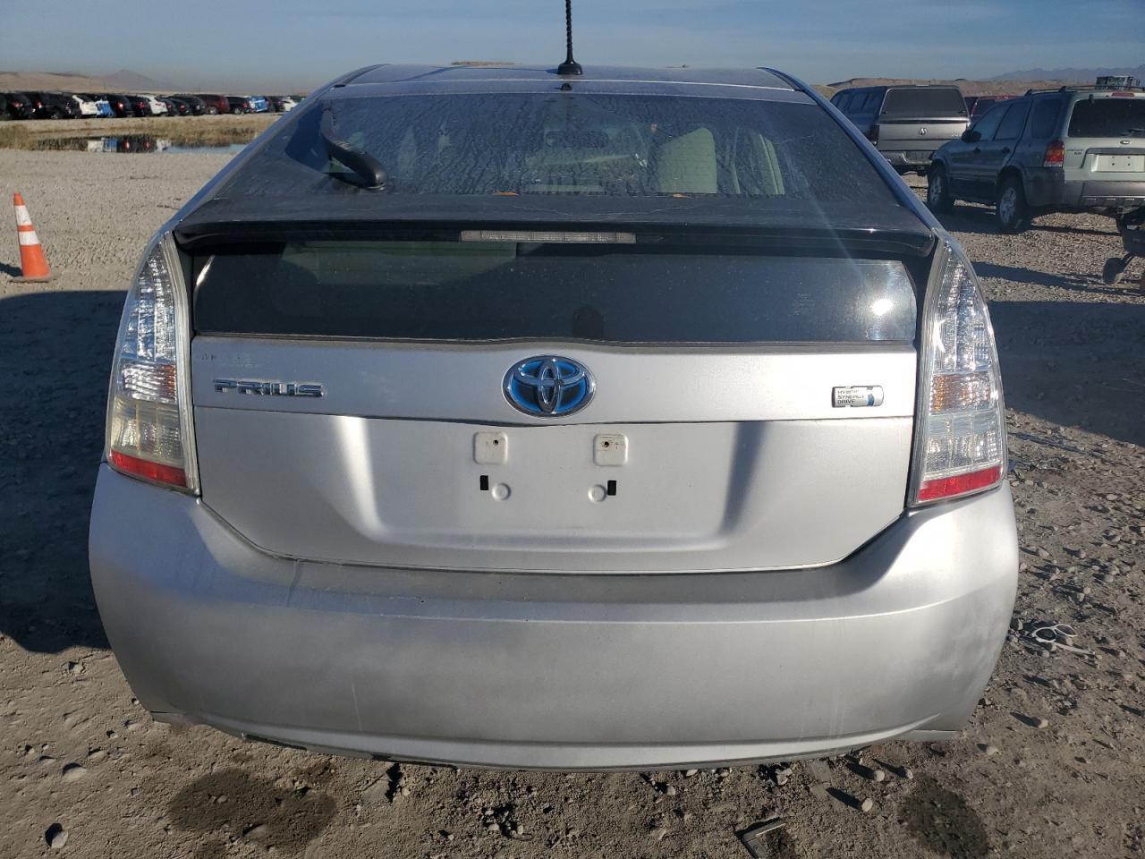 2010 TOYOTA PRIUS photo 16