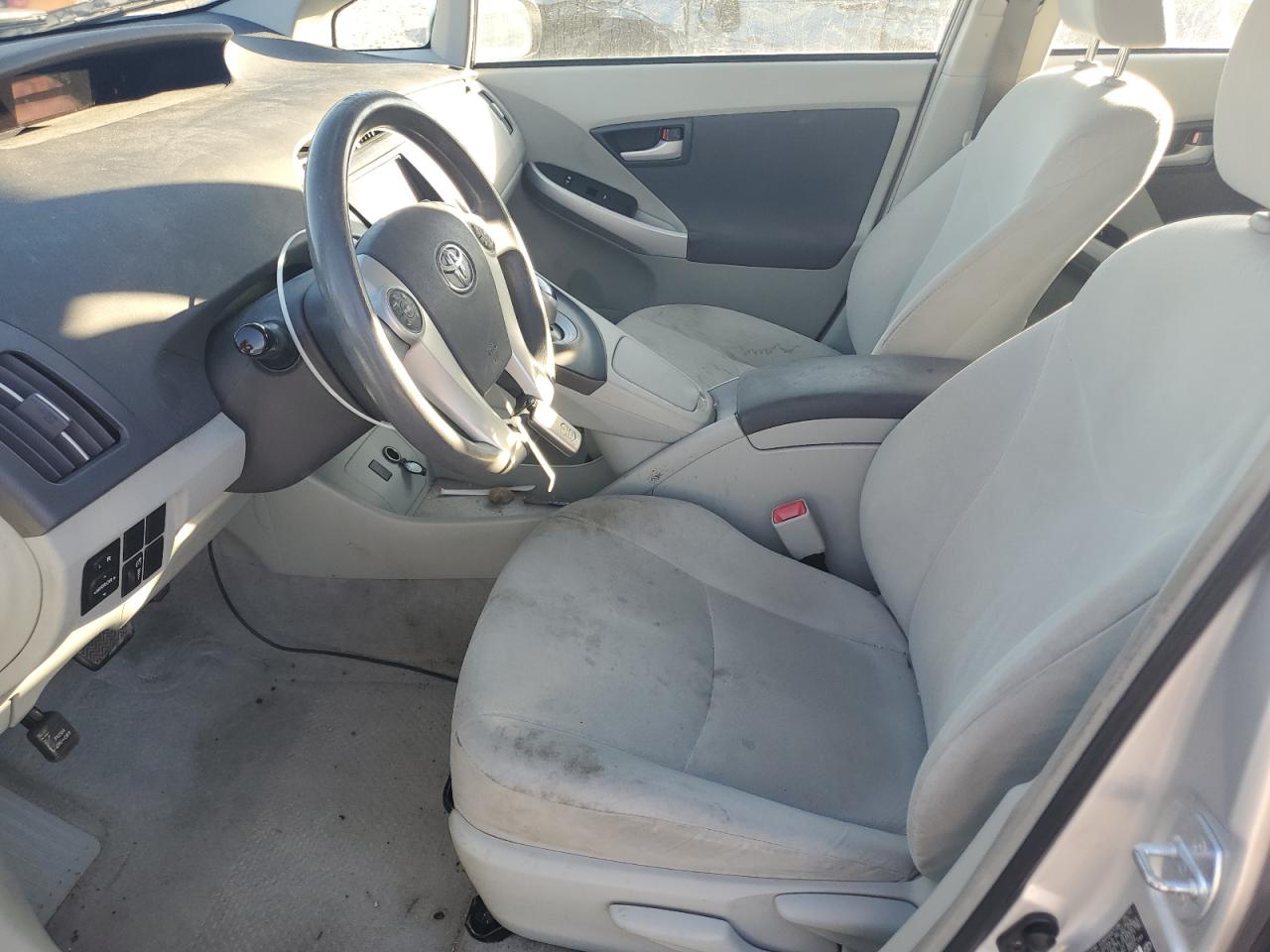 2010 TOYOTA PRIUS photo 19