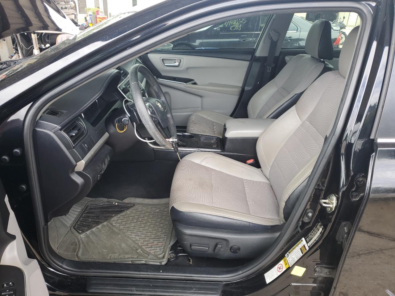2017 TOYOTA CAMRY LE photo 13