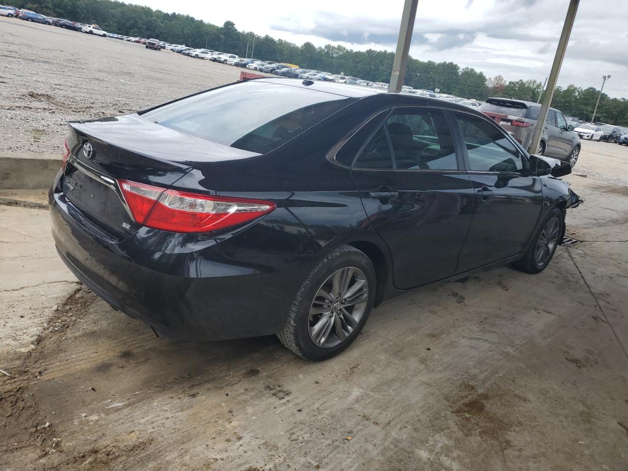 2017 TOYOTA CAMRY LE photo 5