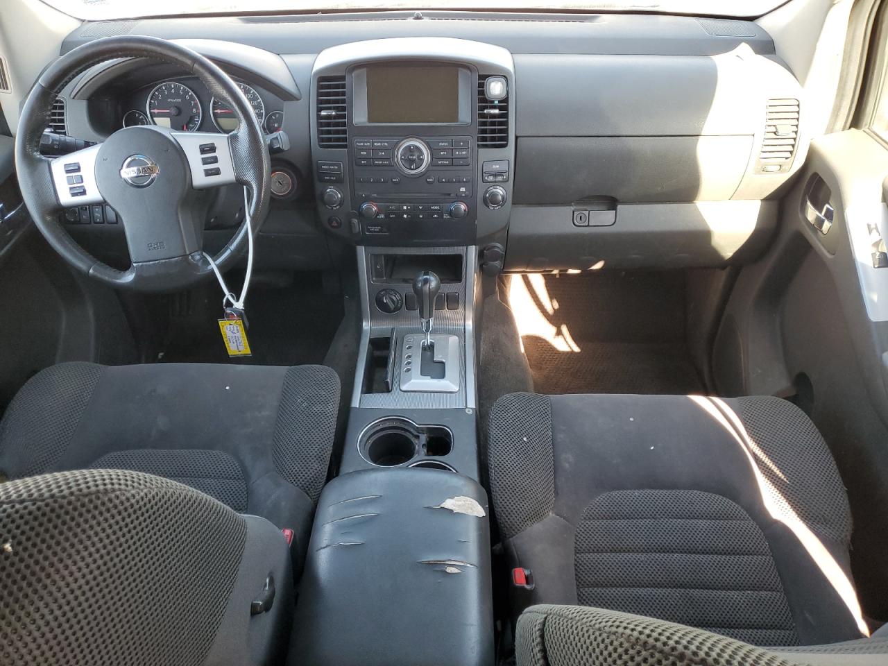 2011 NISSAN PATHFINDER S photo 8
