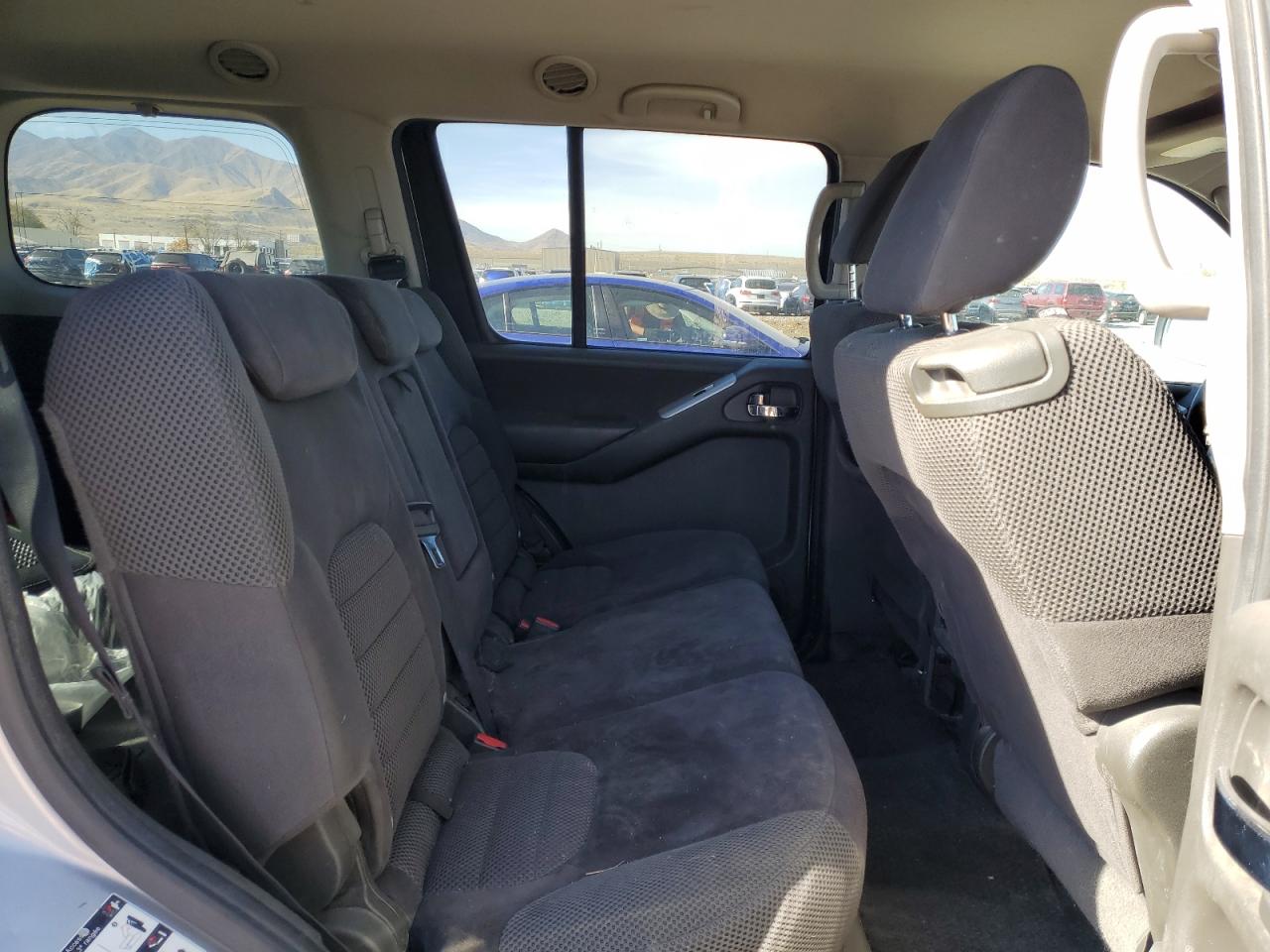 2011 NISSAN PATHFINDER S photo 10