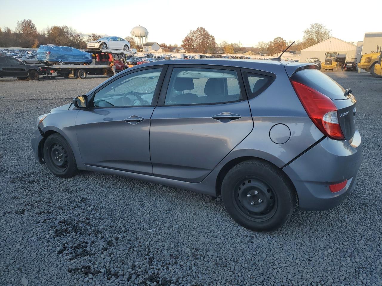 2017 HYUNDAI ACCENT SE photo 3