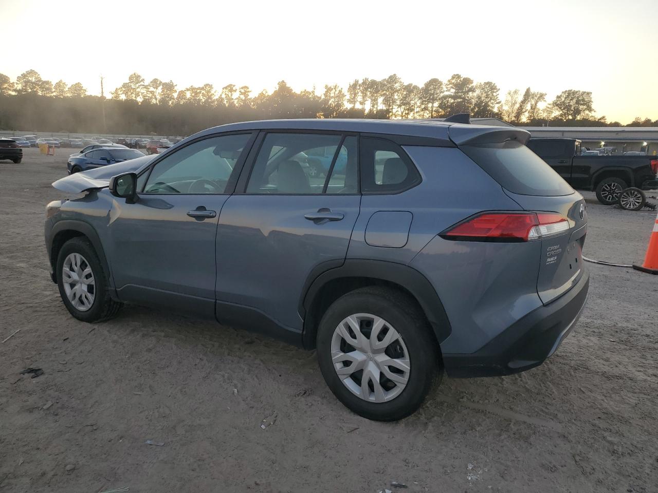 2023 TOYOTA COROLLA CROSS L photo 2